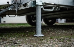 Béquilles arrière pour une meilleure stabilité lors du chargement